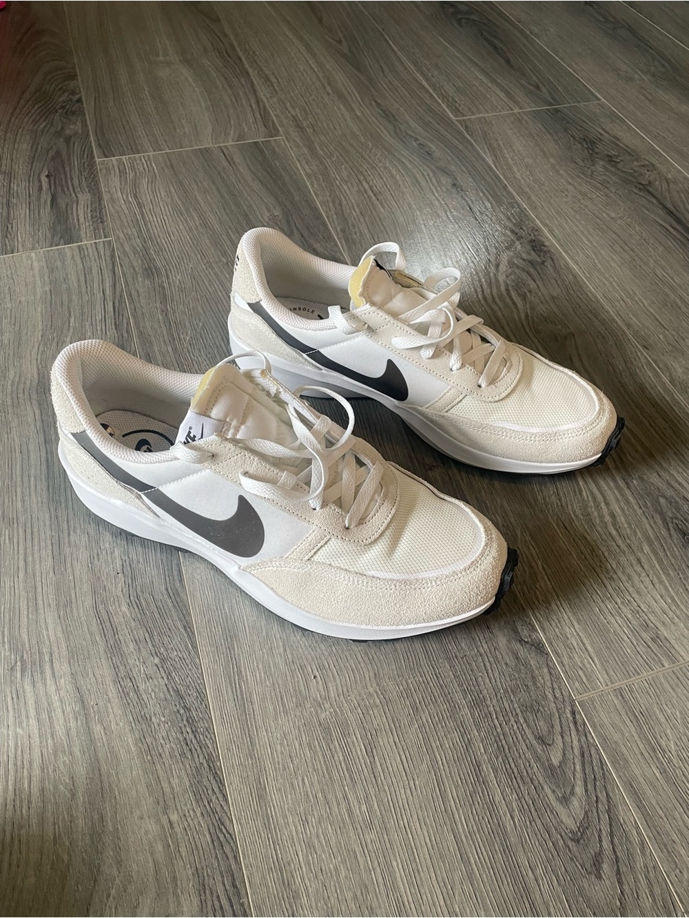 Nike Waffle Debut Men’s size 10.5 white/black new without box or tags